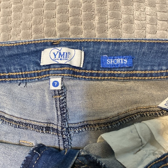 YMI blue jeans shorts women’s - Picture 3 of 3